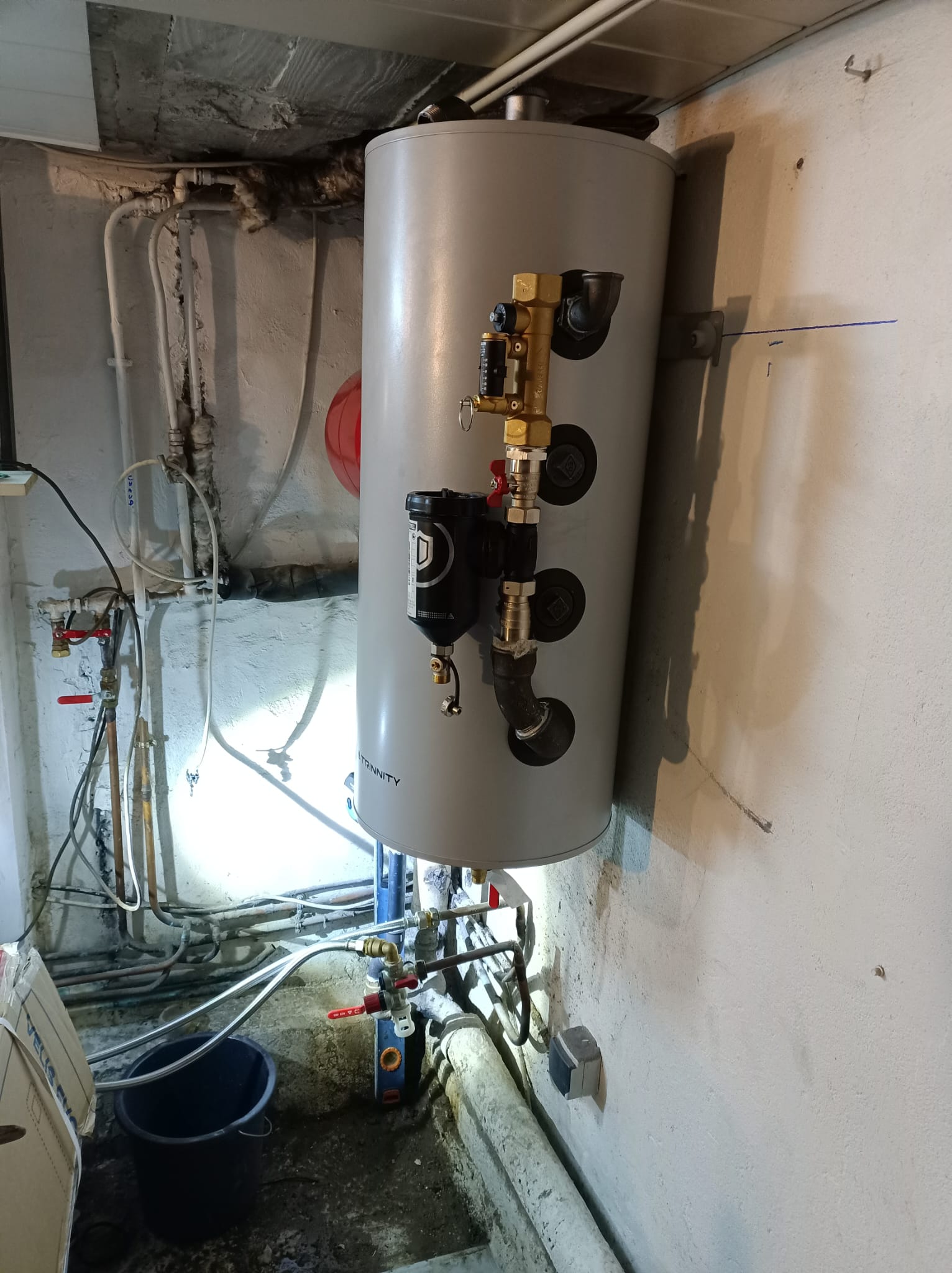 Histoire d'eau plombier chauffagiste Montreuil Paris Ile de France Installation pompe à chaleur 14 KW avec remplacement de mur mitoyen (15)