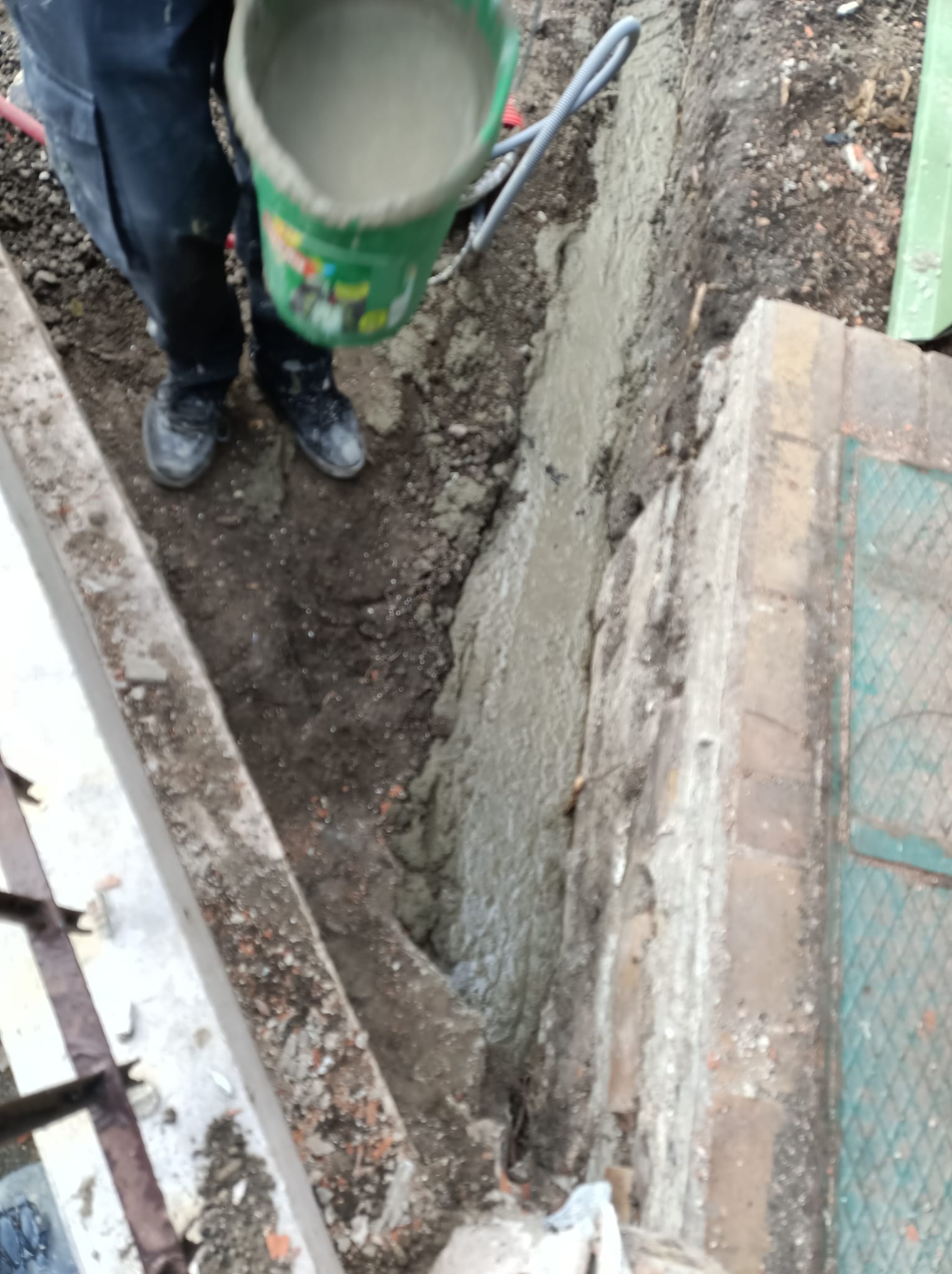 Histoire d'eau plombier chauffagiste Montreuil Paris Ile de France Installation pompe à chaleur 14 KW avec remplacement de mur mitoyen (7)
